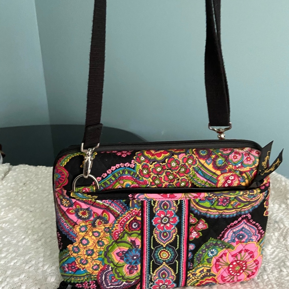 Vera Bradley laptop/tablet case in retired fabric